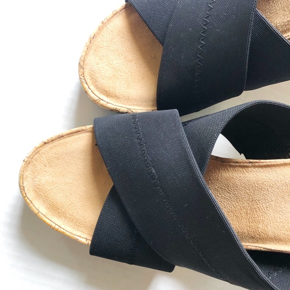 Aerosoles Platform Sandals Black And Cork - Picture 5 of 5